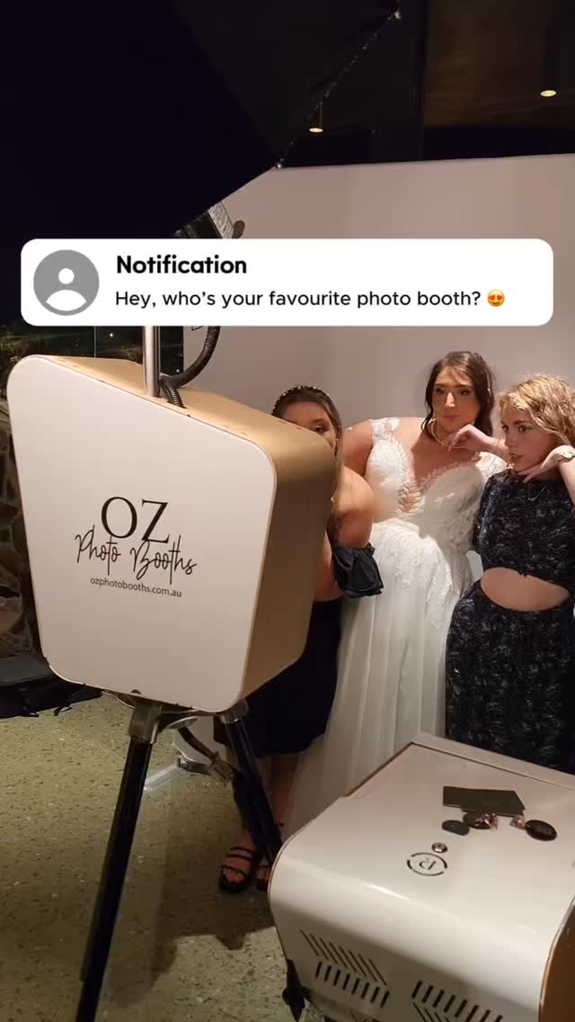 Everyone’s a favourite when the booth’s this good 📸✨
Bride approved. Guests obsessed. Jury’s still out on who takes the best selfie though...
Tag your fave photobooth crew below 👇
#OzPhotoBooths #WeddingPhotoBooth #vinesoftheyarravalley #favouritephotobooth #melbournephotobooth