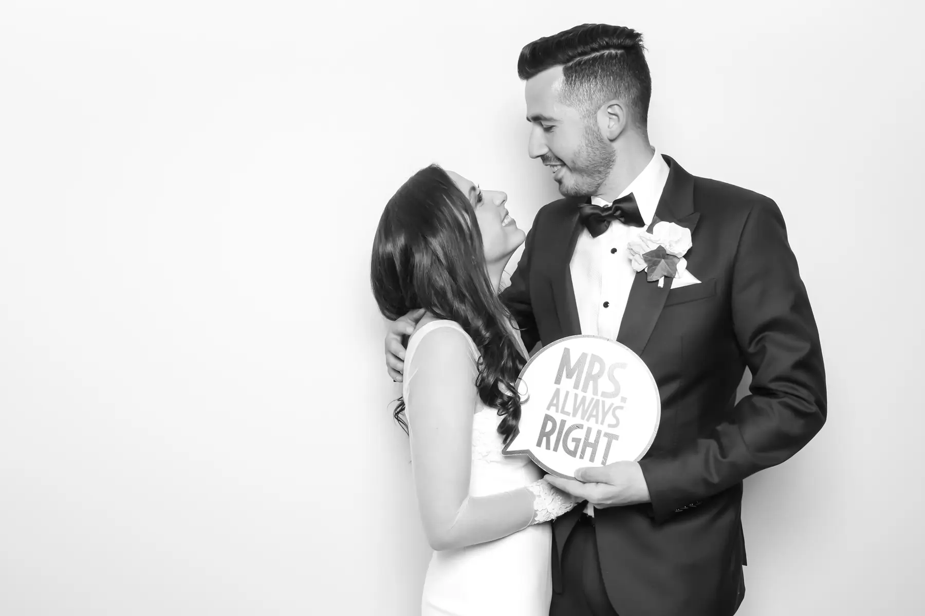 Oz Photo Booths - Glam Booth - Kardashian Look