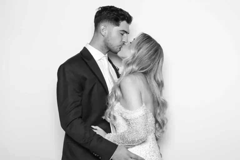 Oz Photo Booths - GLAM Booth Photo - Weddings
