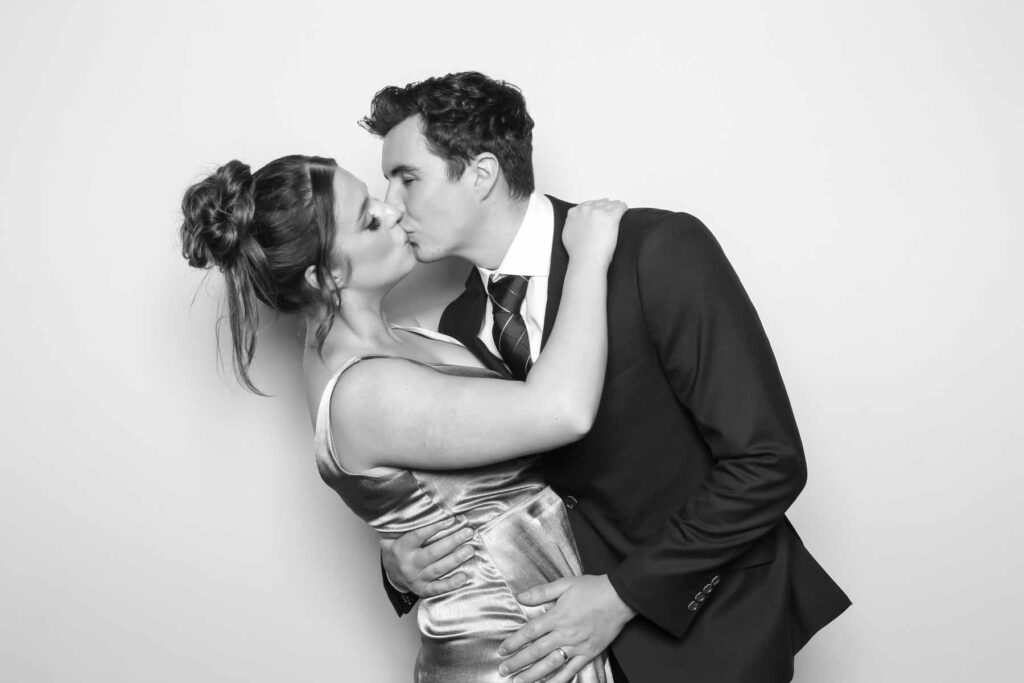 Oz Photo Booths - GLAM Booth Photo - Weddings