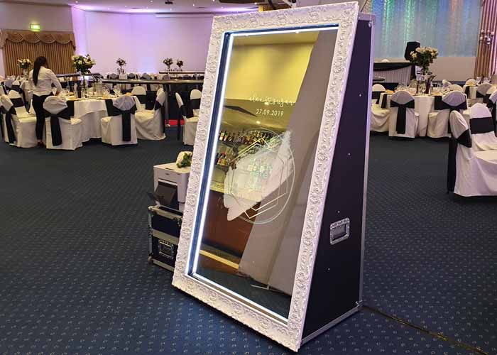 Oz-Photo-Booths---Mirror-Booth-Basic