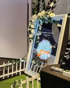 Oz Photo Booths - Mirror Booth - White on White Theme
