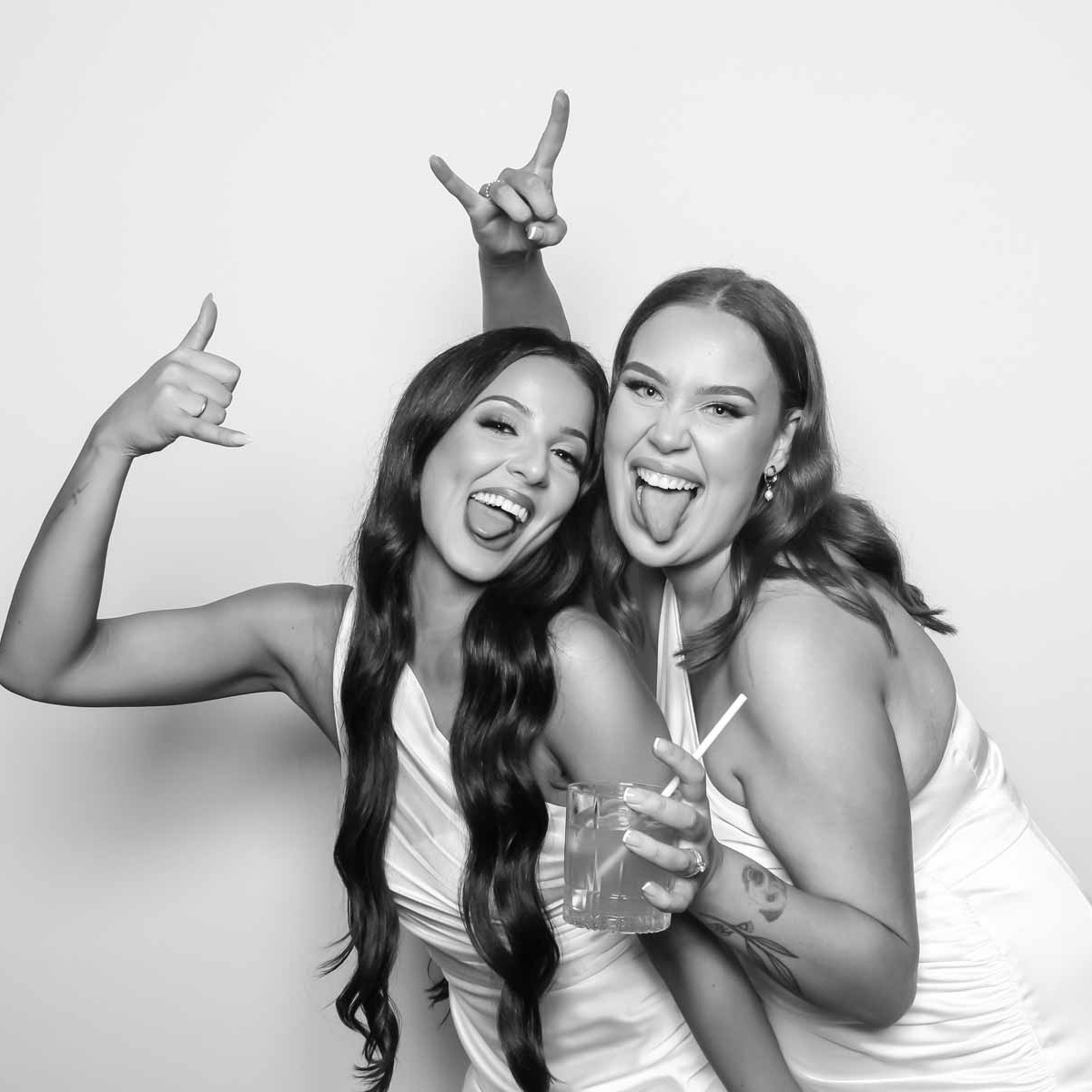 Oz Photo Booths - Rovi Robot Painter - Weddings - Photo Original10