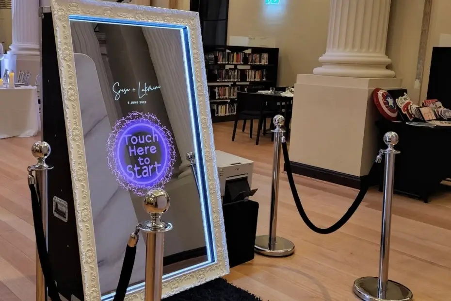 Oz Photo Booths - Mirror Booth